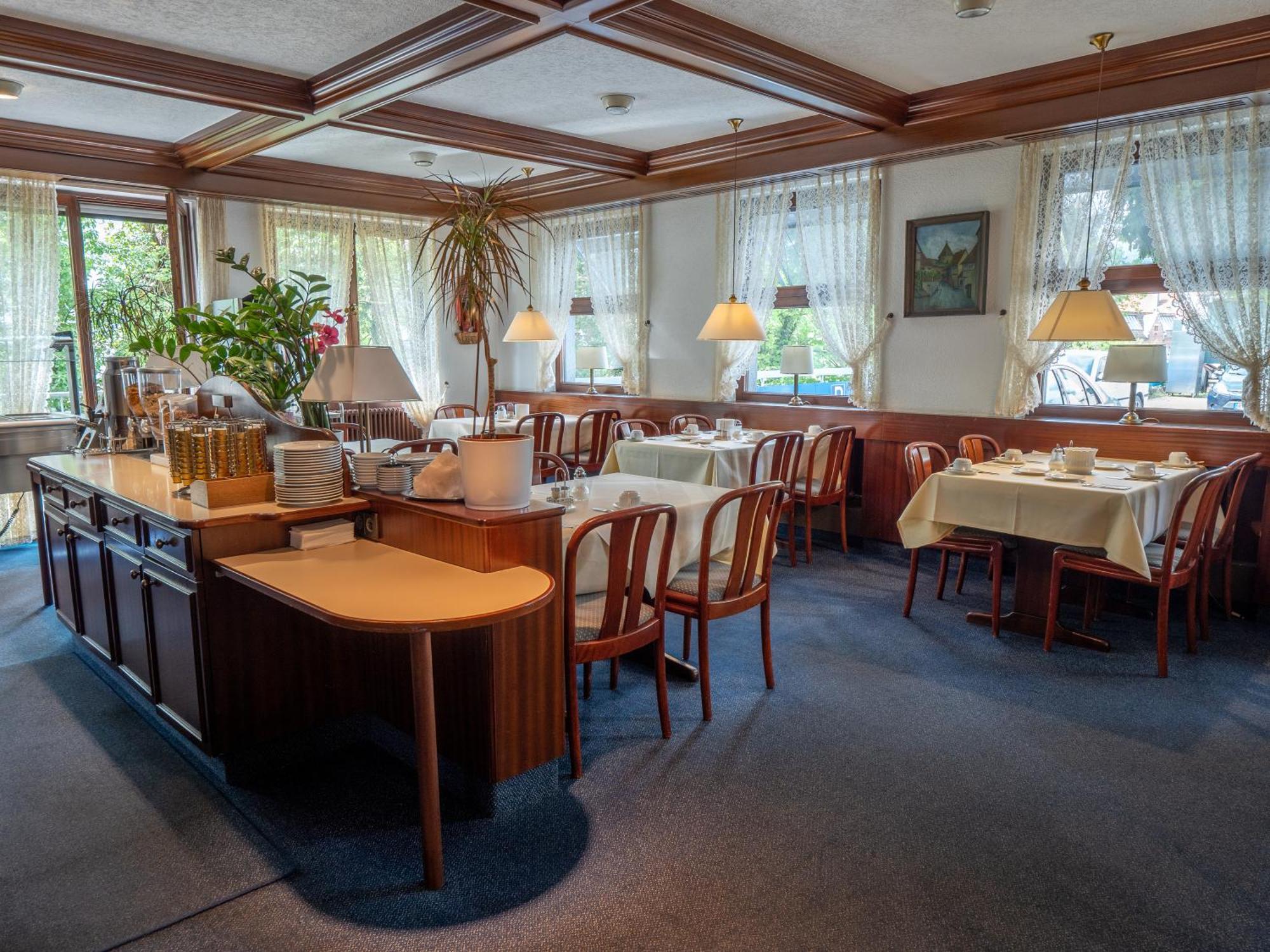 Hotel Pflum Mit Gaestehaus Nuertingen Ngoại thất bức ảnh