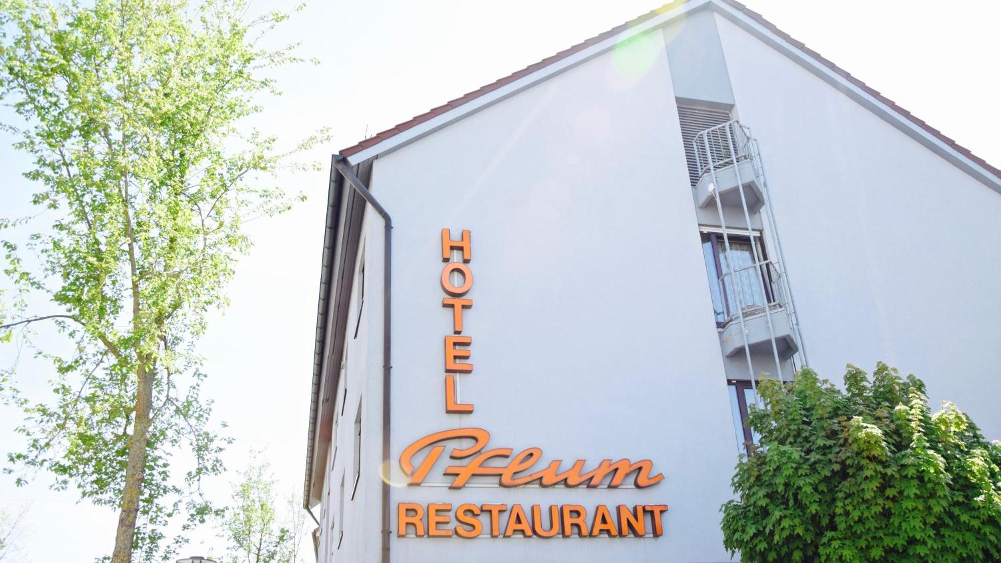 Hotel Pflum Mit Gaestehaus Nuertingen Ngoại thất bức ảnh